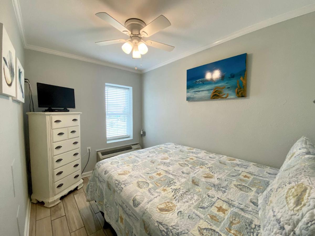 Beachview 216 By Albvr - Studio In The Heart Of It All, Just Steps To The Beach And Hangout! Gulf Shores Exterior photo